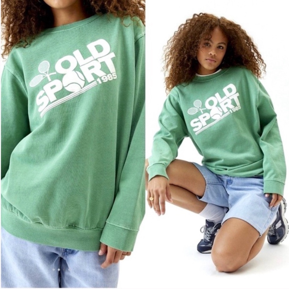 NWOT Urban Outfitters Old Sport Puff Paint Crewneck Sweatshirt